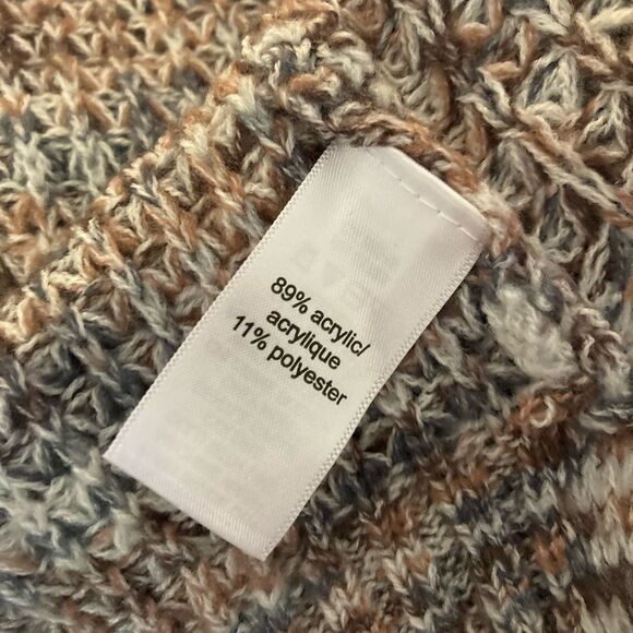 😊3/$30
“Goes with Anything” Maurices Cardigan Size Small - Picture 9 of 12